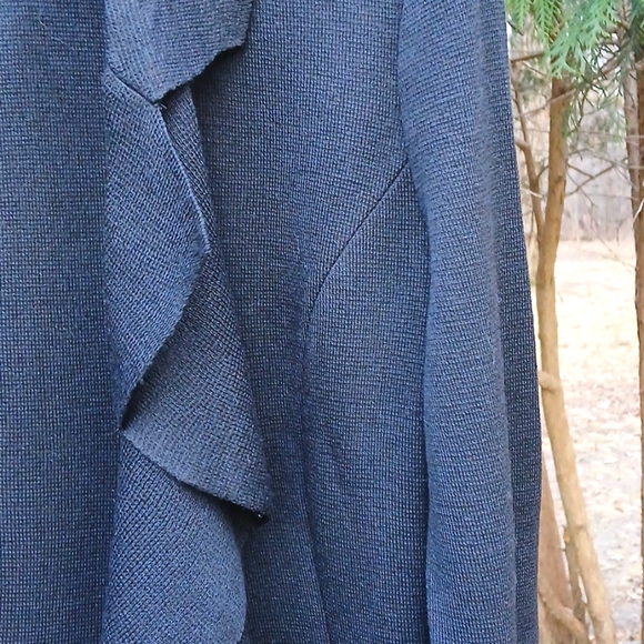 St. John Caviar Cascading Ruffle Open Front Black Knit Sweater Jacket EUC Size 4 - Picture 8 of 15